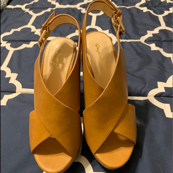 Shoes - Picture 2 of 5